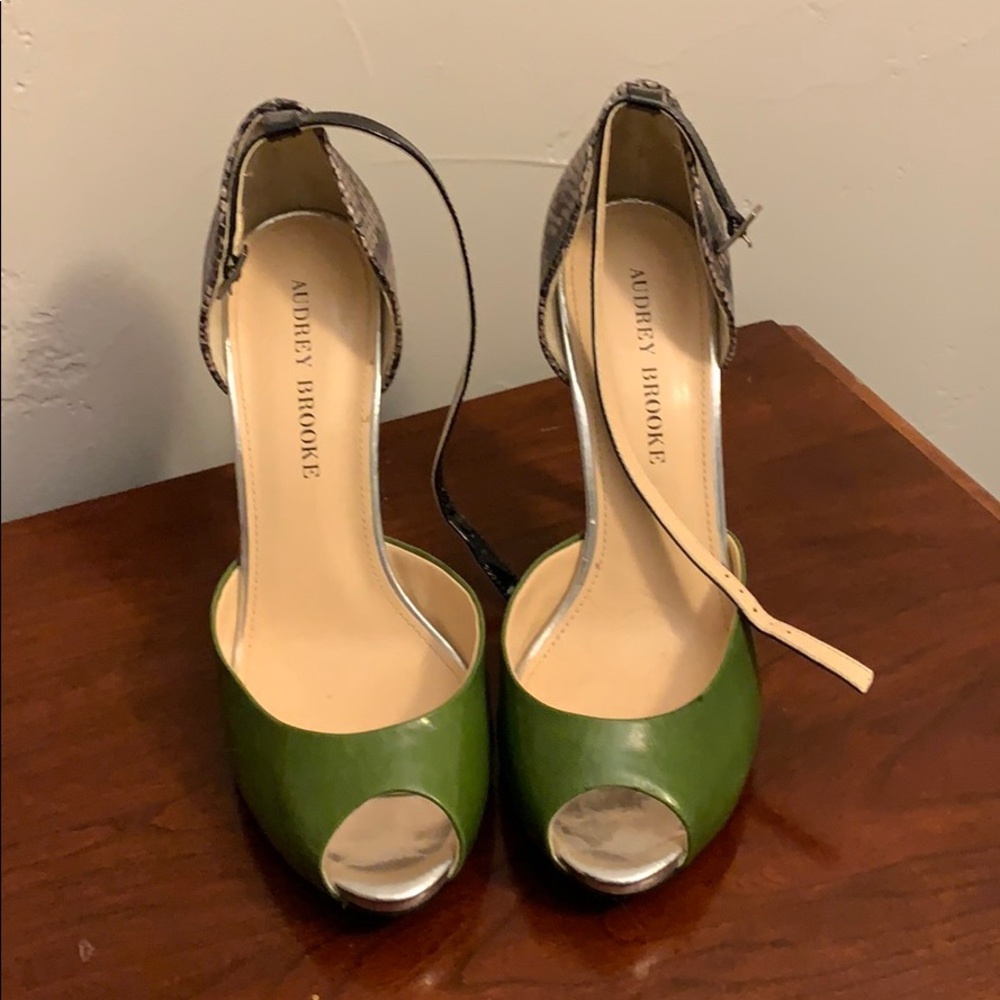 Audrey Brooke Green / Black Snakeskin Ankle Pumps